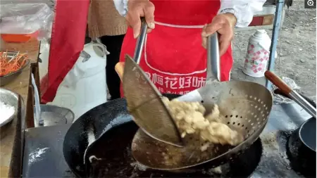 同样受去年猪肉价冲击，为何锅包肉依旧火，脆皮五花肉却消失了？  第5张
